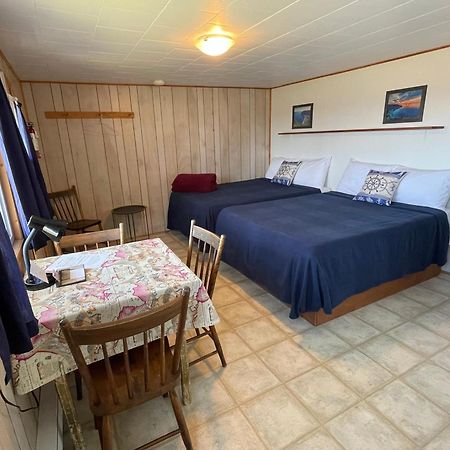 Chalets Bernatchez 몽 생 피에르 외부 사진