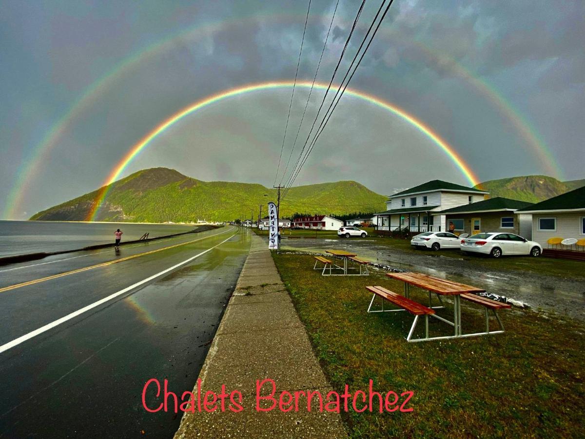 Chalets Bernatchez 몽 생 피에르 외부 사진