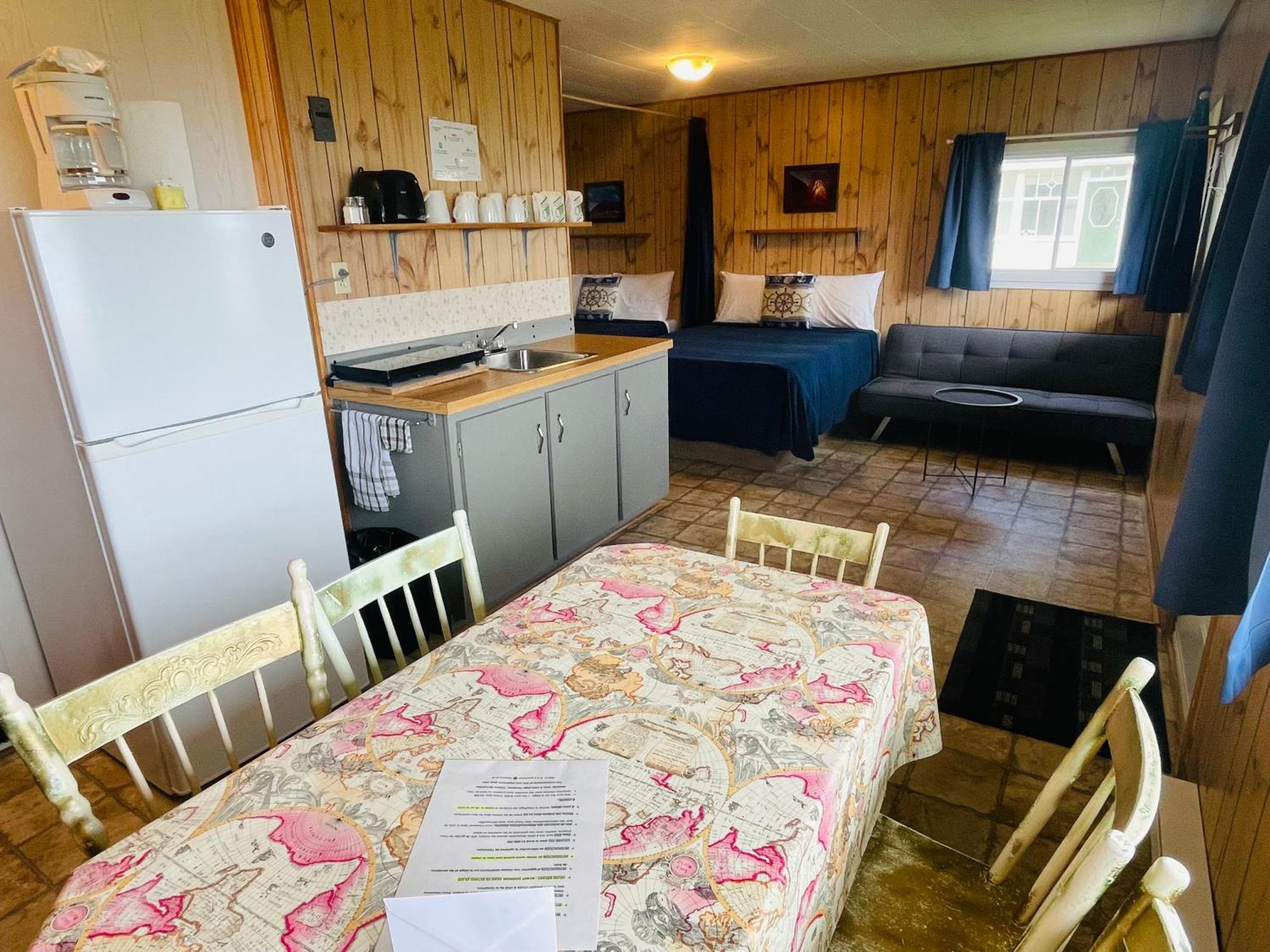 Chalets Bernatchez 몽 생 피에르 외부 사진
